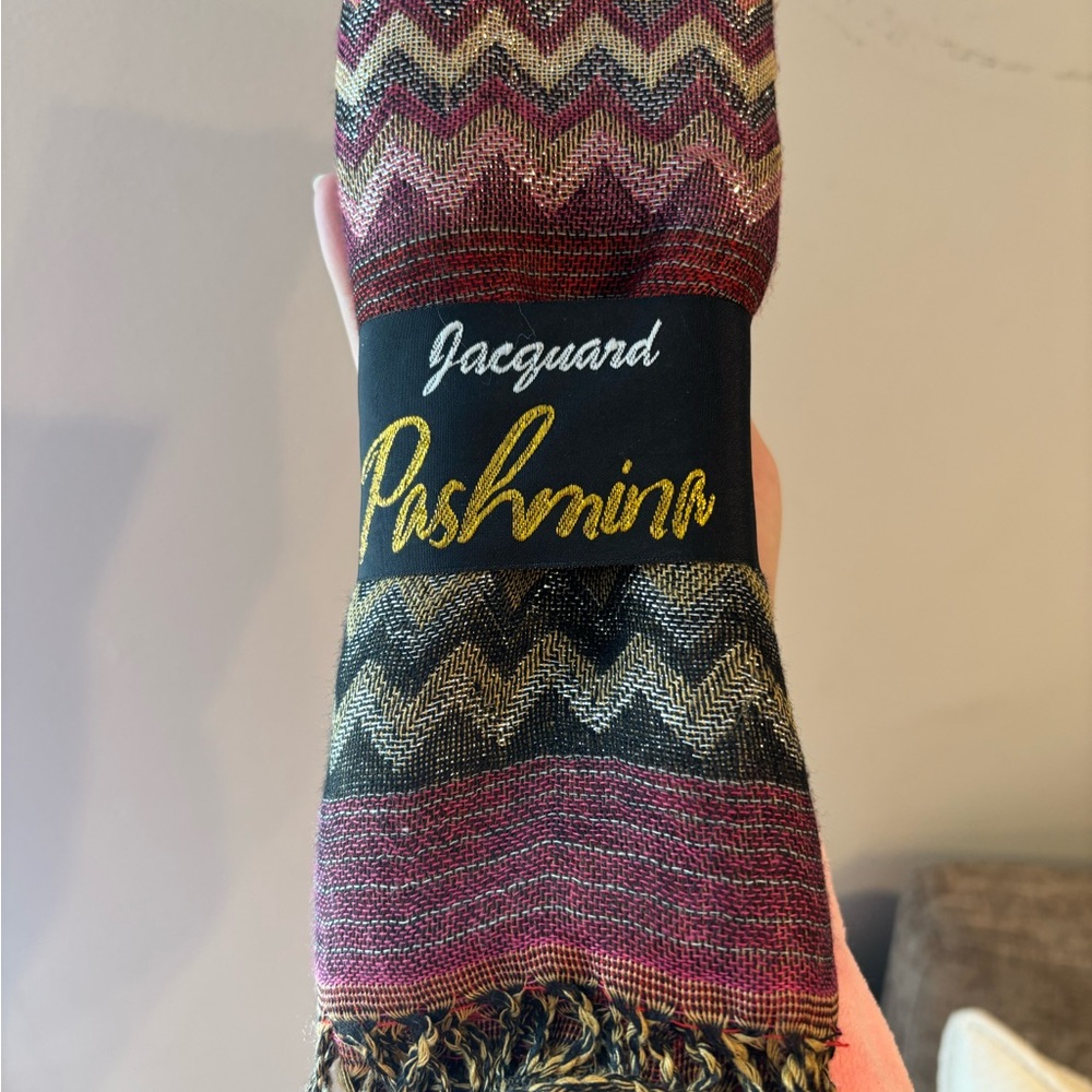 Jacquard‎ Pashmina Scarf with Zigzag Pattern